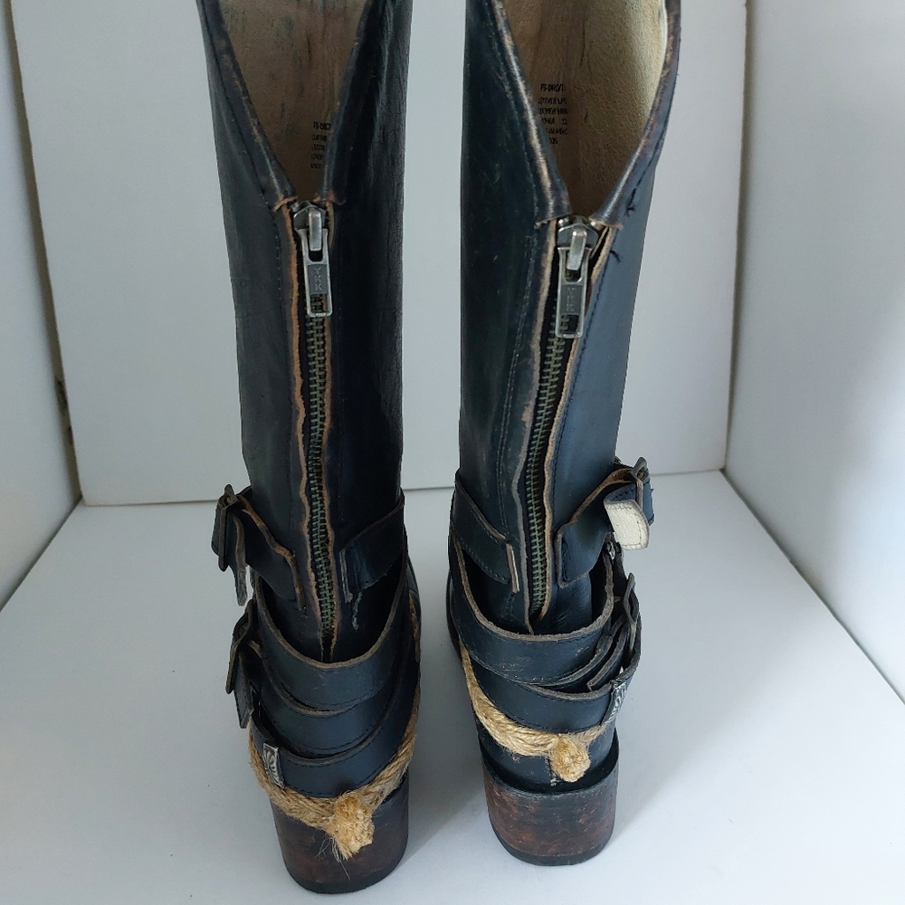 Boots - Picture 2 of 5